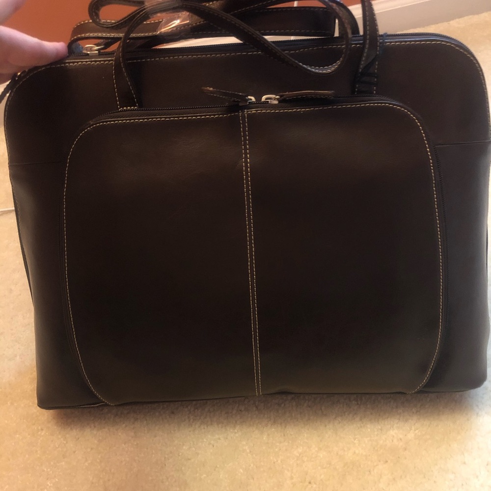 Buxton women’s euro tote. New with tags.Dark brown